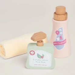 Wooden Cleaning Accessories -Great Little Trading Co L5504 WOODEN CLEANING ACCESSORIES NaturalBG 03