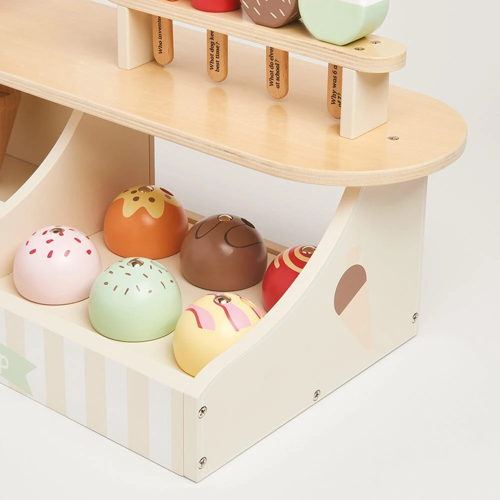 Lolly & Scoop Wooden Ice Cream Shop 7 Lolly & Scoop Wooden Ice Cream Shop - Image 5